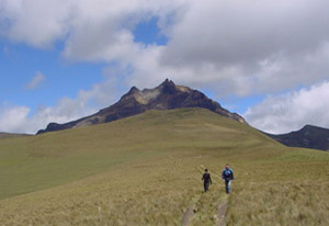 Hiking Sincholagua